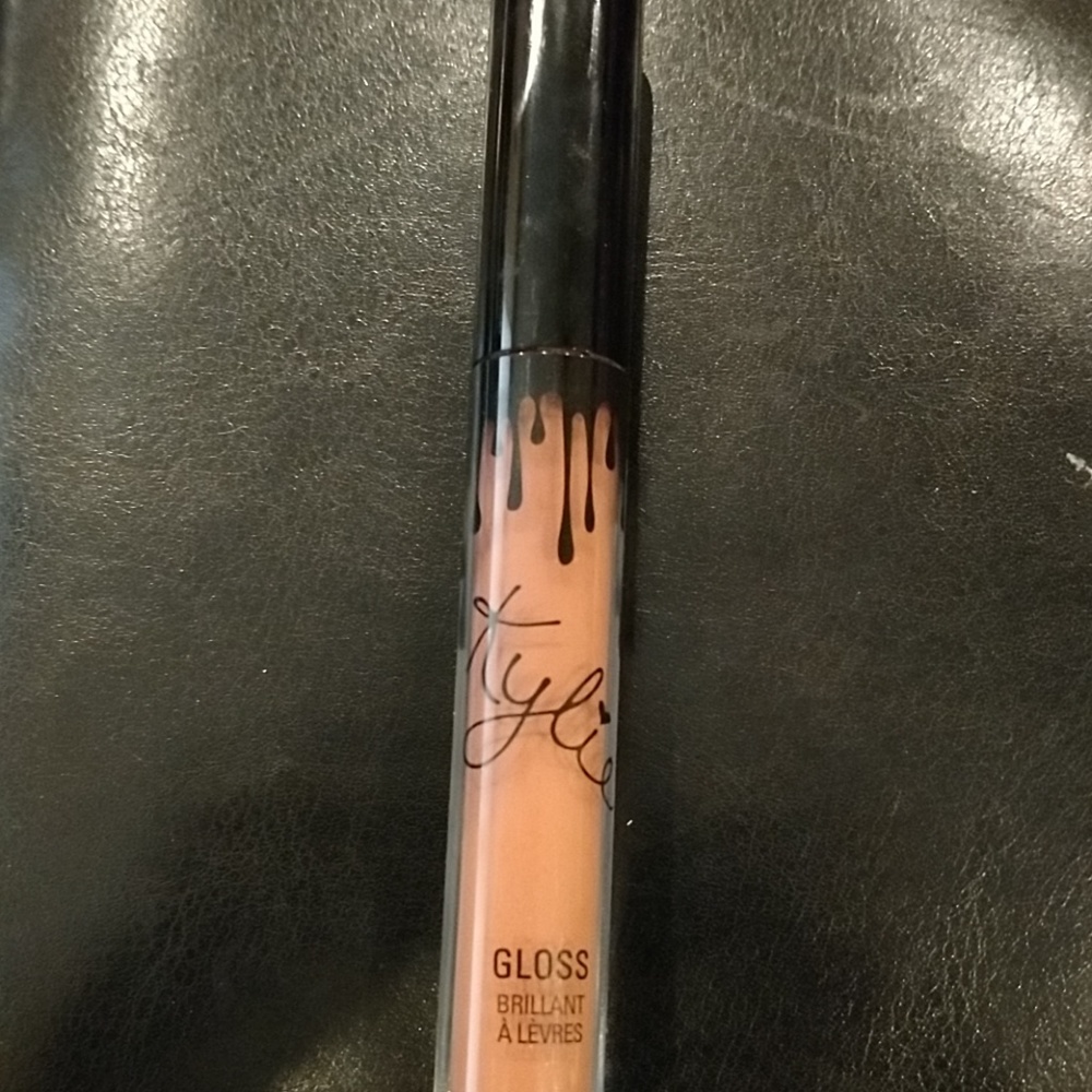 Lip gloss